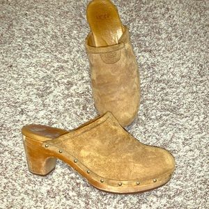 Ugg mules